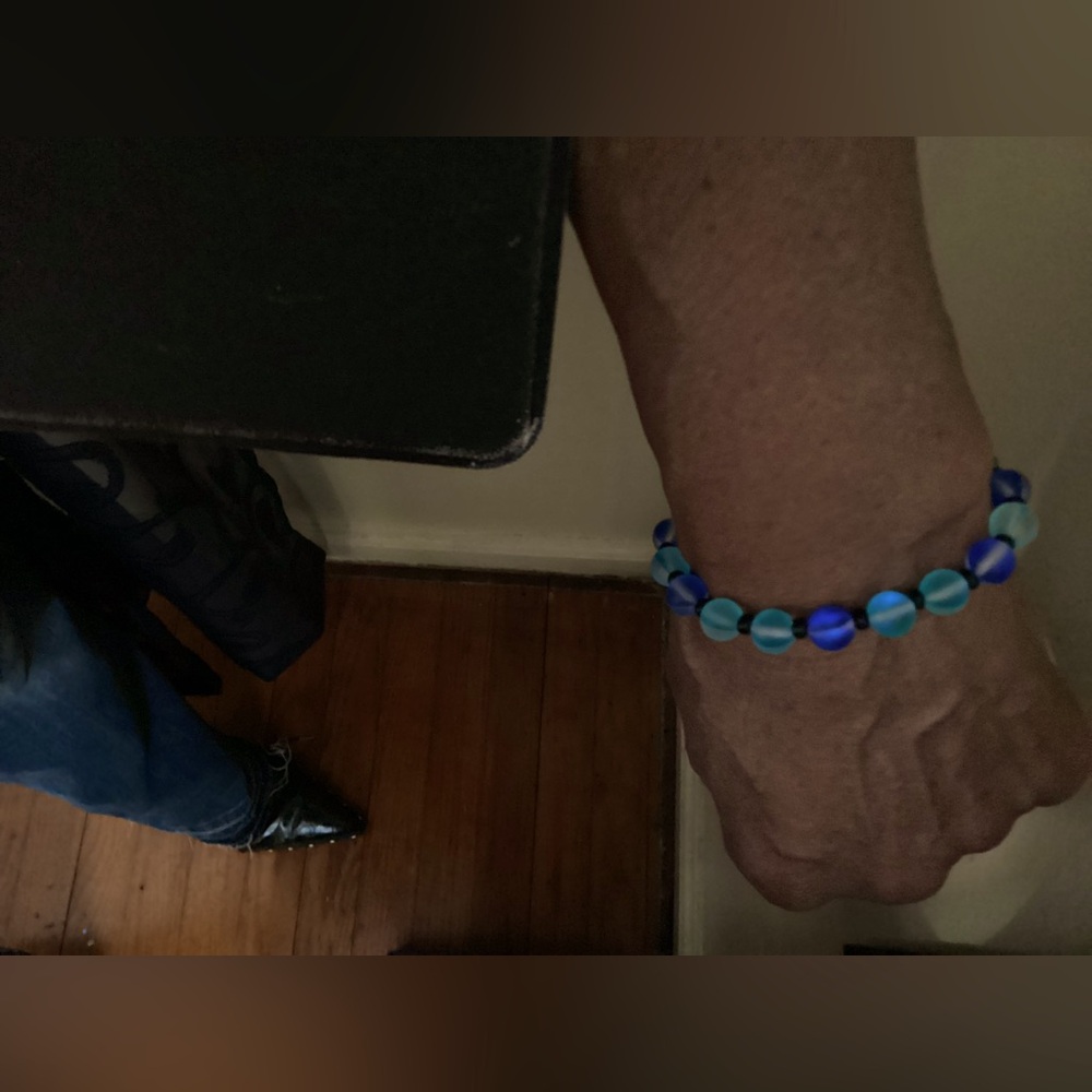 Men’s Matte Aurora Mermaid Bead Bracelet 💙 - Picture 4 of 4